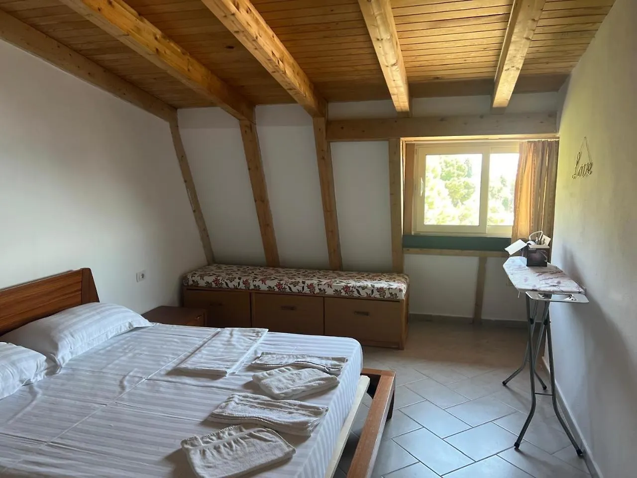 King Apartment Durres Albania